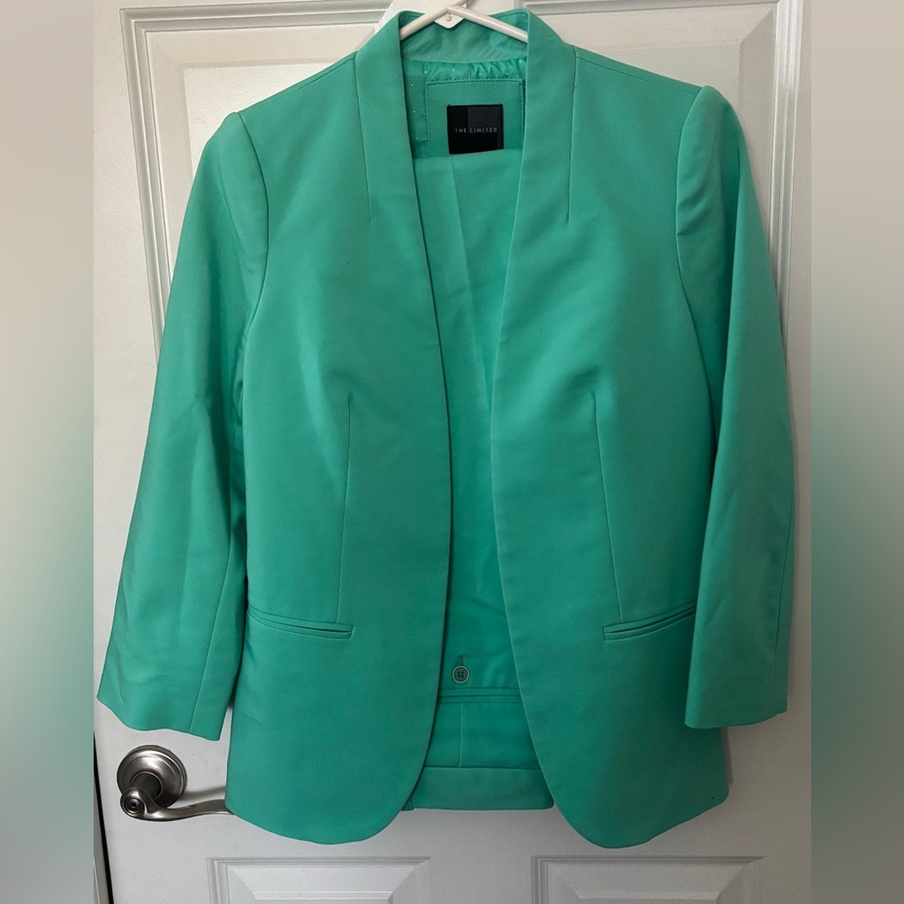 Women’s Pant Suit